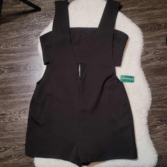 NWT English Factory Romper in Black Sz M - Picture 1 of 1